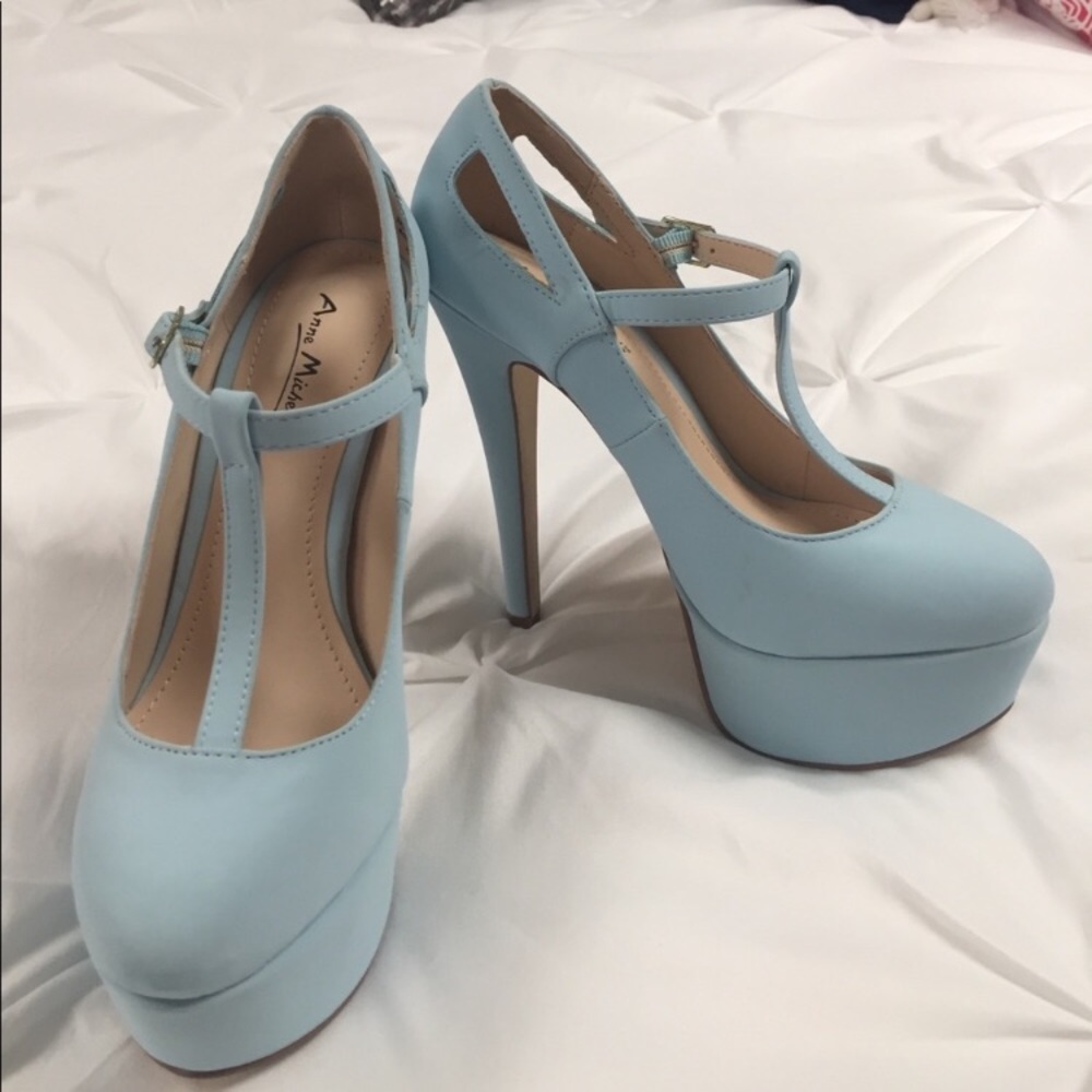 Baby Blue Platform Heels / Pumps